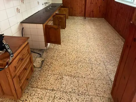 Casa 5 ambientes con 1 baño