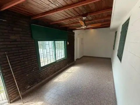 Casa en Alquiler con 1 cochera