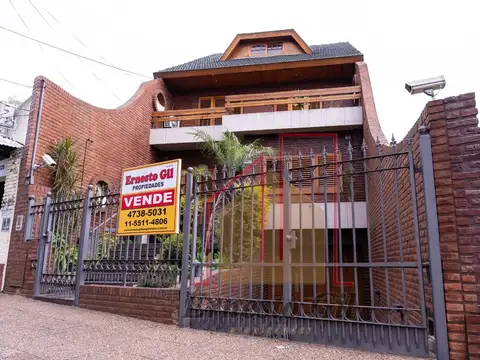 Chalet 5 ambientes con quincho