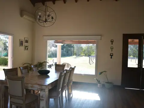 Casa 5 ambientes con 3 baños
