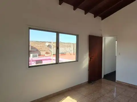 Depto Tipo Casa en Alquiler de 2 dormitorios