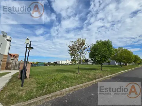 Terreno en Venta 20  mts Frente