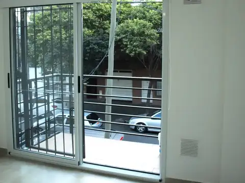 MONOAMBIENTE AL FRENTE CON BALCON APTO CREDITO