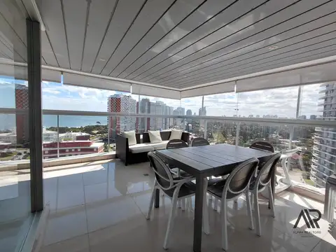 Apartamento en venta c/ cochera en Playa Mansa