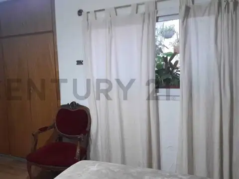 Oportunidad en Providencia: Casa con Cochera, 2 Dorm, Patio y Posibilidad de Ampliación – Renovada a