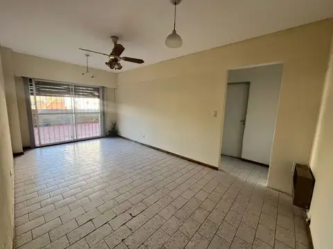 Arana 100, Piso 1
