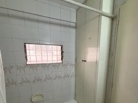 Alto - Amplio monoambiente con balcón al frente -