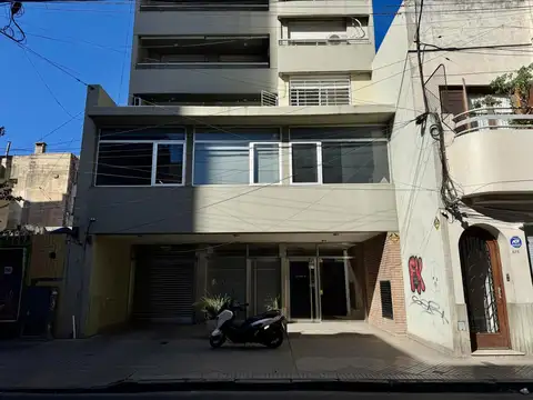 Laprida al 800