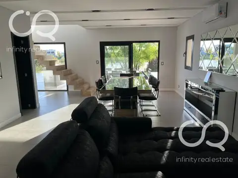 Casa 7 ambientes con 4 baños