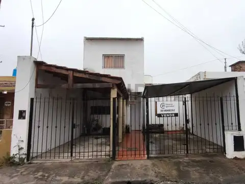 VENTA CASA 3 DORMITORIOS A METROS DE VELEZ SARFIELD