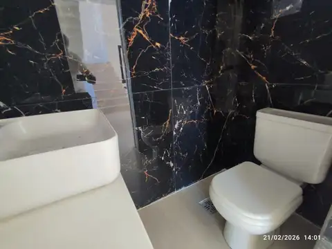 Casa 5 ambientes con 3 baños