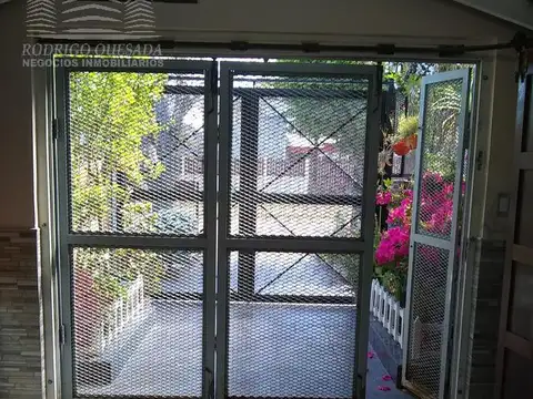 Depto Tipo Casa 4 ambientes con 2 baños