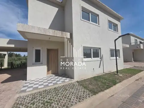 Alquiler casa de 4 ambientes en Chic village Pilar