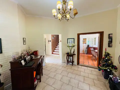 Casa 5 ambientes con 3 baños