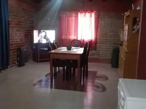 Casa 5 ambientes con 1 baño