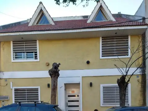 VENTA P.H. TIPO CASA DE 2 AMBIENTES Y MEDIO CON TERRAZA, VILLA DEVOTO.