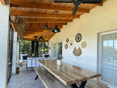 Casa 5 ambientes con 2 baños