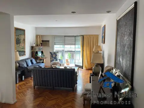 Alto todo super luminoso  Oficina multiples usos en la mejor zona de recoleta con balcon corrido.