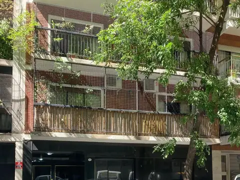 Alto todo super luminoso  Oficina multiples usos en la mejor zona de recoleta con balcon corrido.