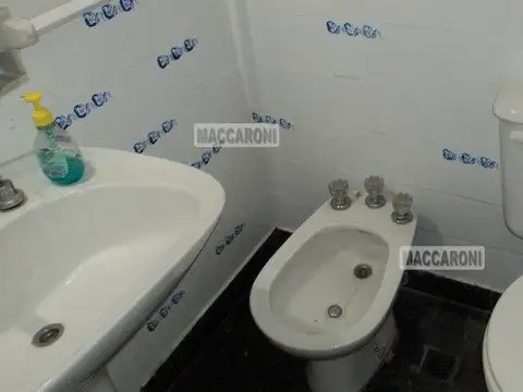 Depto Tipo Casa en Alquiler en Liniers, $ 800.000