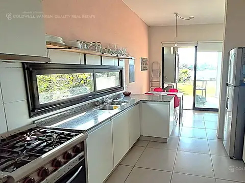 Casa en Alquiler Temporal con 2 cocheras