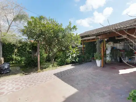 Venta casa 3 ambientes con patio
