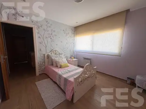 Casa en Alquiler de 5 dormitorios