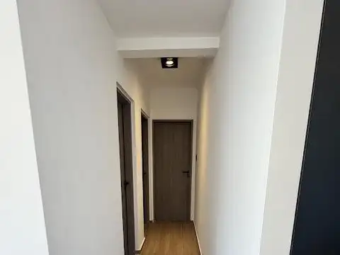 DEPARTAMENTO SEMIPISO DE 3 AMB. CON COCHERA DE CALIDAD UNICA