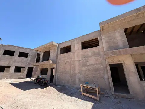 Departamento en pozo 2 dorm y 2 baños en rodeo