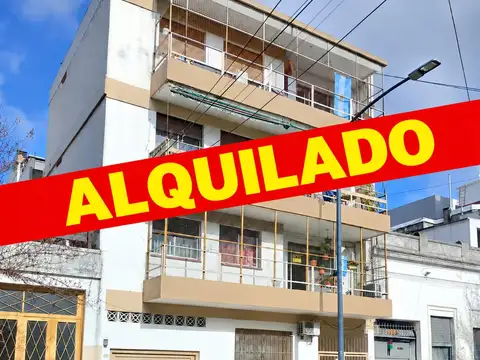 Muy buen 2 ambientes con espacio guardacoches. De Genaro Propiedades