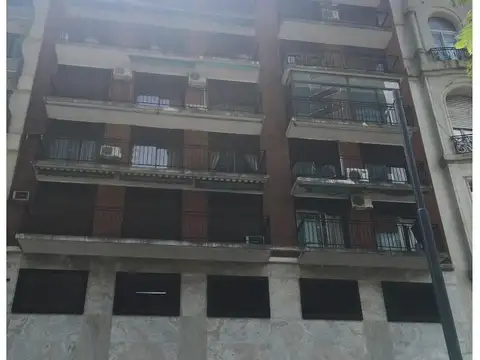 Esmeralda 900, Piso 5°