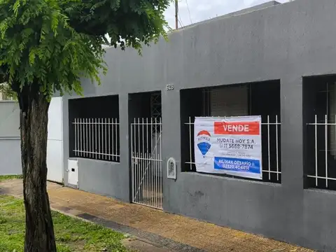 VENTA CASA DOS DORMITORIOS PARQUE MERCEDES