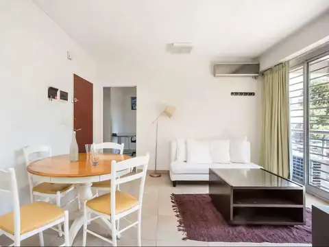 Amplio 2 amb a una cuadra de AV. Libertador ! Suite y vestidor - Luminoso y en excelente estado!