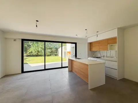 Casa en venta a estrenar de 3 dormitorios en Funes