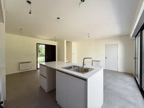 Casa en venta a estrenar de 3 dormitorios en Funes