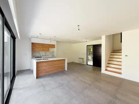 Casa en Venta con 1 cochera