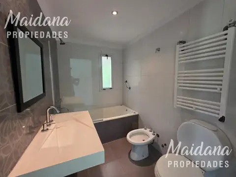 Increíble Casa Muy Espaciosa con Jardín  | Oldman al 700