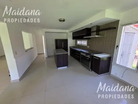 Casa en Venta en Loma Verde, USD 205.000