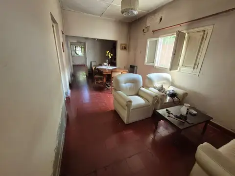 Casa 4 ambientes con 1 baño