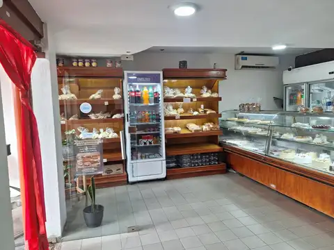 Local + Departamento de tres ambientes a refaccionar