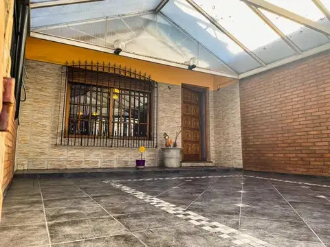Casa en Venta en Ramos Mejía, USD 270.000