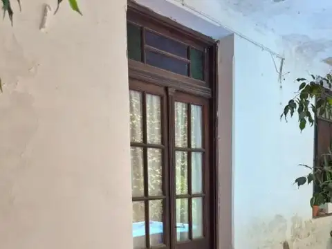 Venta Casa 3 Dormitorios Cochera Doble Jardin A Reciclar. Arroyito.