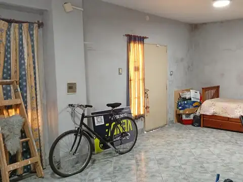 Casa 5 ambientes con 1 baño