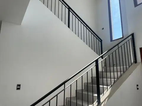 Casa 6 ambientes con 3 baños