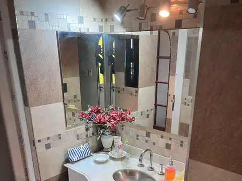 Casa 6 ambientes con 3 baños