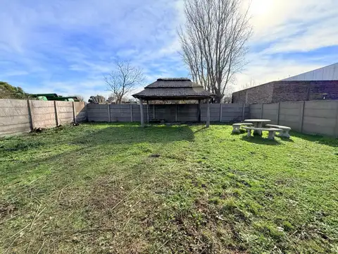 se vende casa a reciclar en San Eduardo