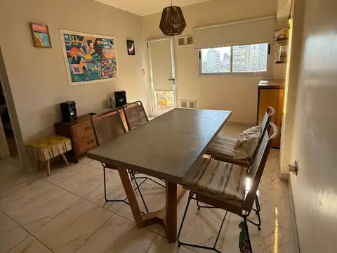 Venta. Luminoso departemento de 2 amb con balcon. Muñiz. Domingo F. Sarmiento N° 1051, 3º piso