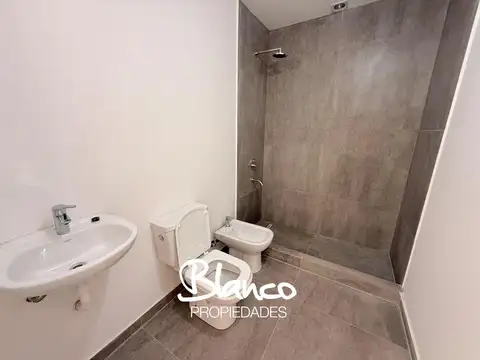 Departamento en Alquiler con 1 cochera