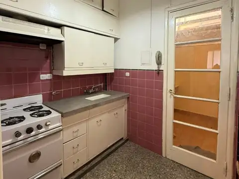 Avenida Directorio 1100, Piso PB