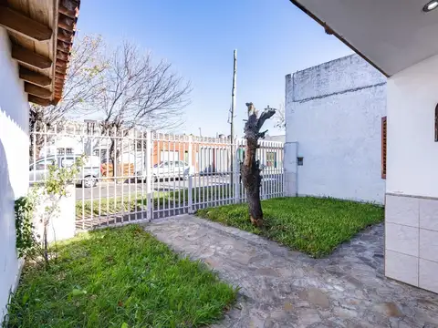 VENTA CASA PARQUE QUINCHO COCHERA SAN JUSTO